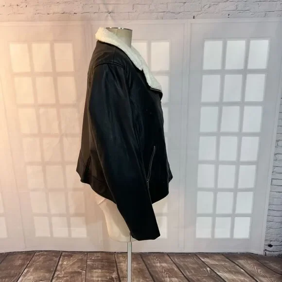 Torrid Faux Leather Sherpa Line Moto Jacket size 1x - Picture 7 of 14